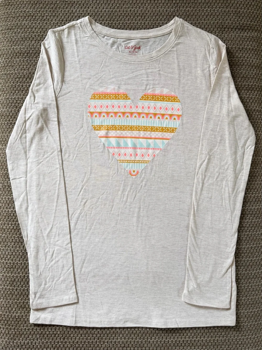Cat & Jack Girls XL Long Sleeve Crew Neck T-Shirt Aztec Heart Graphic Cream Gray